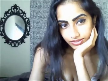 Juicy Indian GF Nisha On Live Cam Show Video