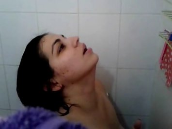 Hot Babe Playing With Pussy In Shower